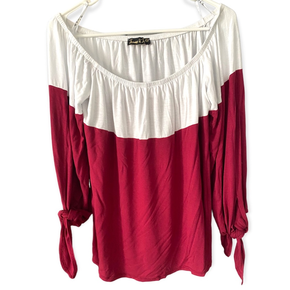 James & Joy Women Top. Size M Long Sleeves